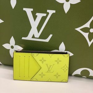 New Louis Vuitton Monogram Taiga Coin Card holder